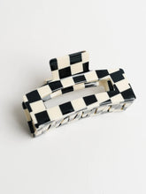 Load image into Gallery viewer, Checkered Hair Claw Hair Clip - BEAUTYBEEZ-beauty-supply

